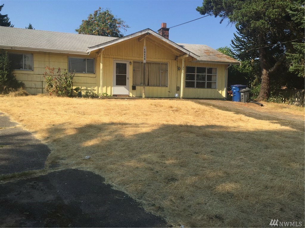 Property Photo:  18118 44th Ave S  WA 98188 