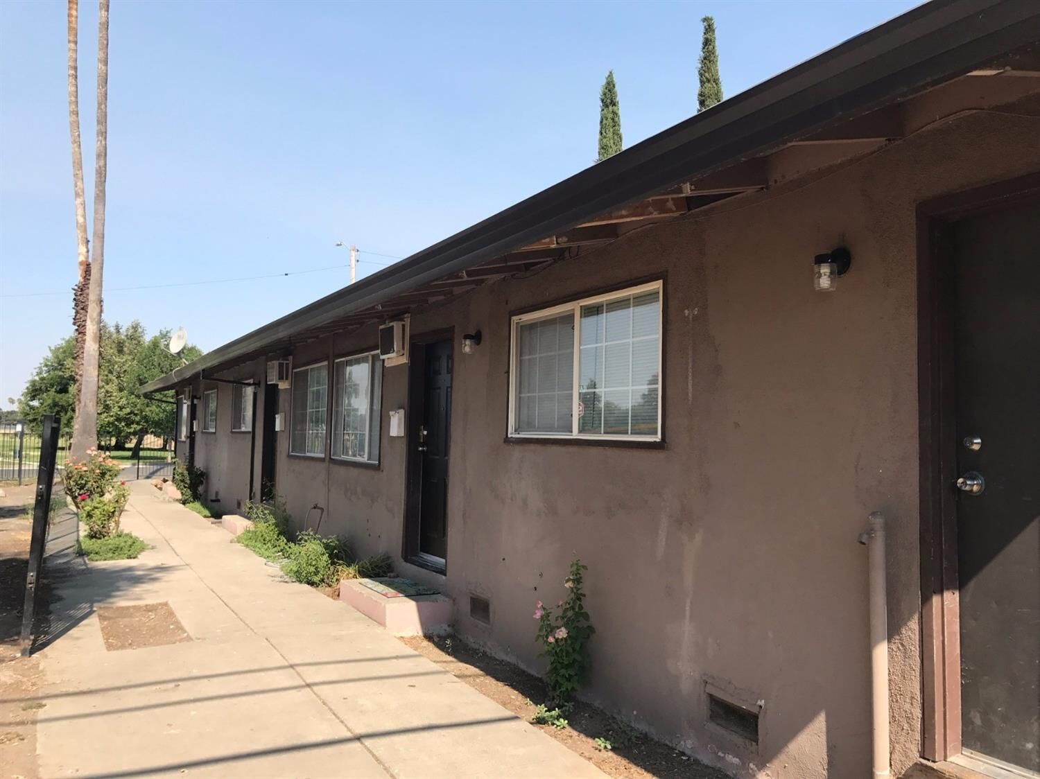 Property Photo: 3000 Altos Avenue CA 95815