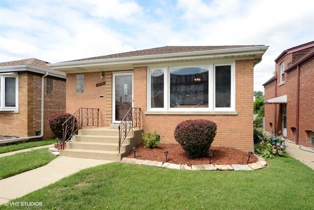 Property Photo: 3622 Oconto Avenue IL 60634