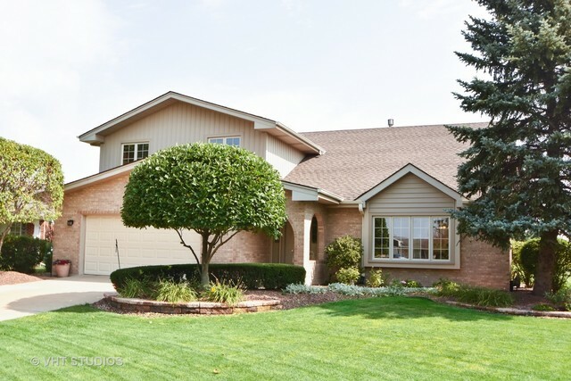 Property Photo:  8136 Valley View Court  IL 60477 