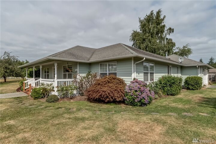 Property Photo: 1170 W 55th Lane WA 98226