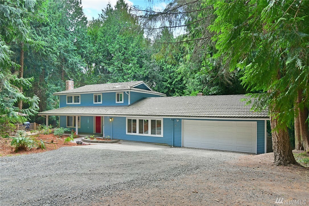 Property Photo:  4555 E Blakely Ct NE  WA 98110 