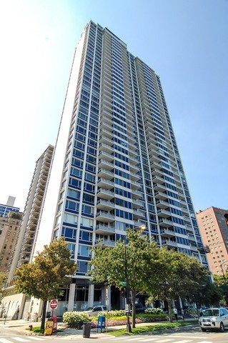 Property Photo:  1300 Lake Shore Drive 37B  IL 60610 