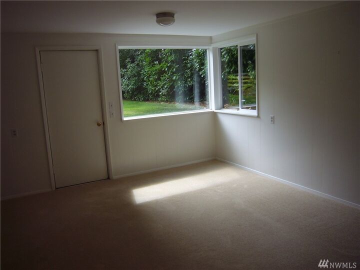 9125 NE 21st Place  Clyde Hill WA 98004 photo