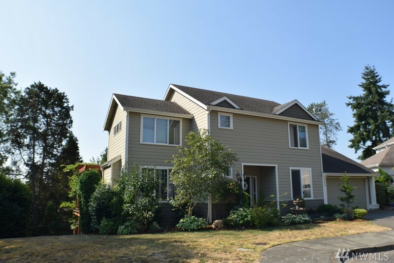 Property Photo:  665 Newport Ct NE  WA 98056 