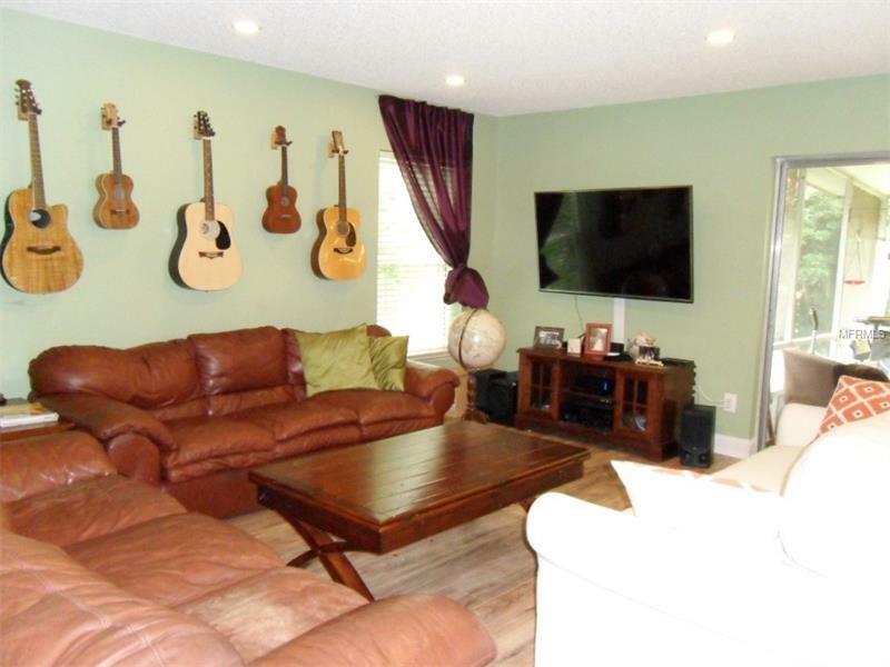 Property Photo: 422 Bonifay Avenue FL 32825