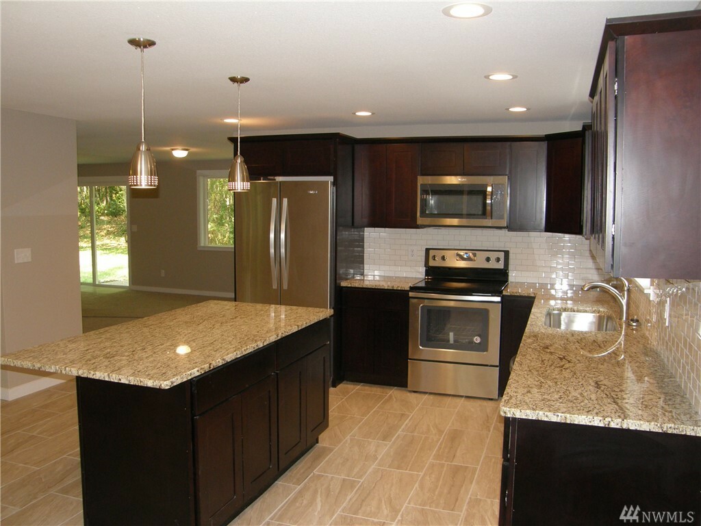 Property Photo: 99 Strawberry Hill Rd WA 98541