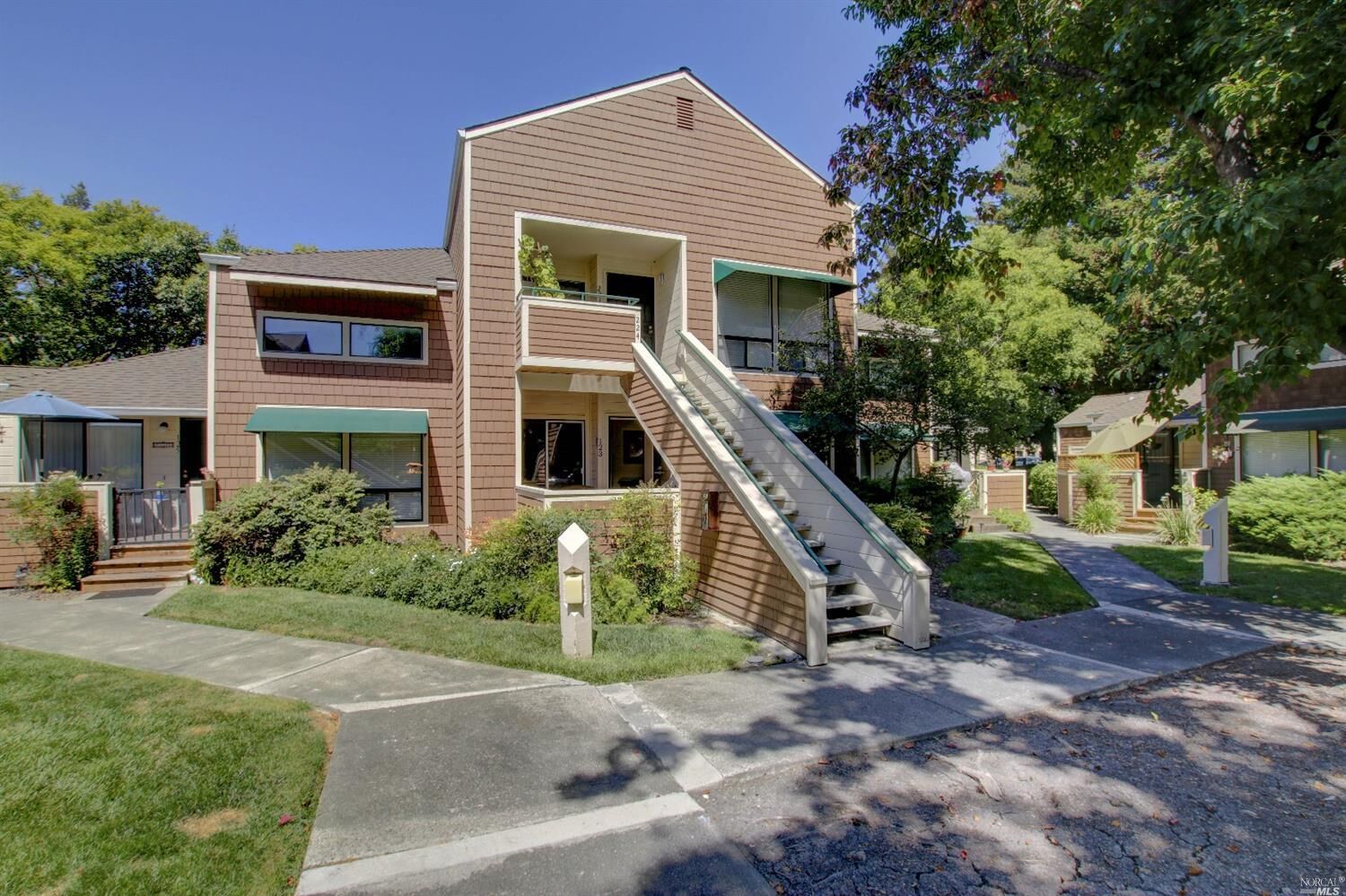 Property Photo:  901 Russell Avenue 123  CA 95403 