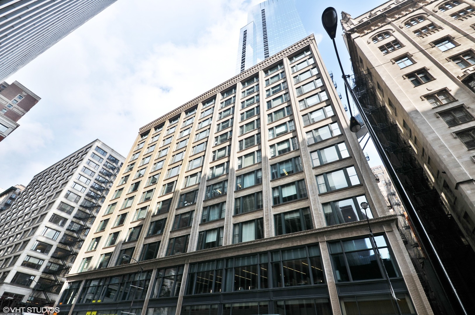Property Photo: 60 E Monroe Street 1905 IL 60603
