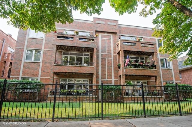 Property Photo:  5533 Higgins Avenue 201  IL 60630 