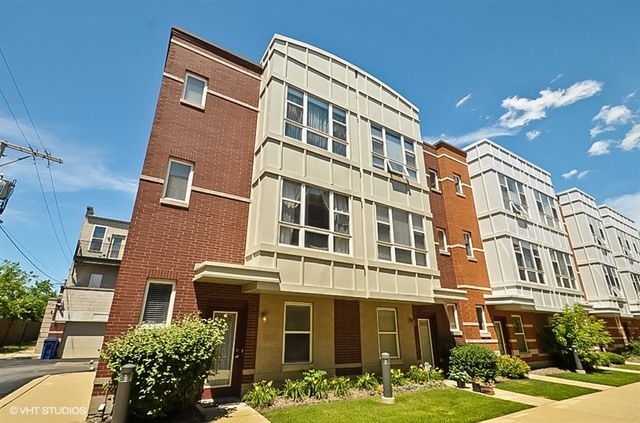 Property Photo:  3244 N Kilbourn Avenue 16  IL 60641 