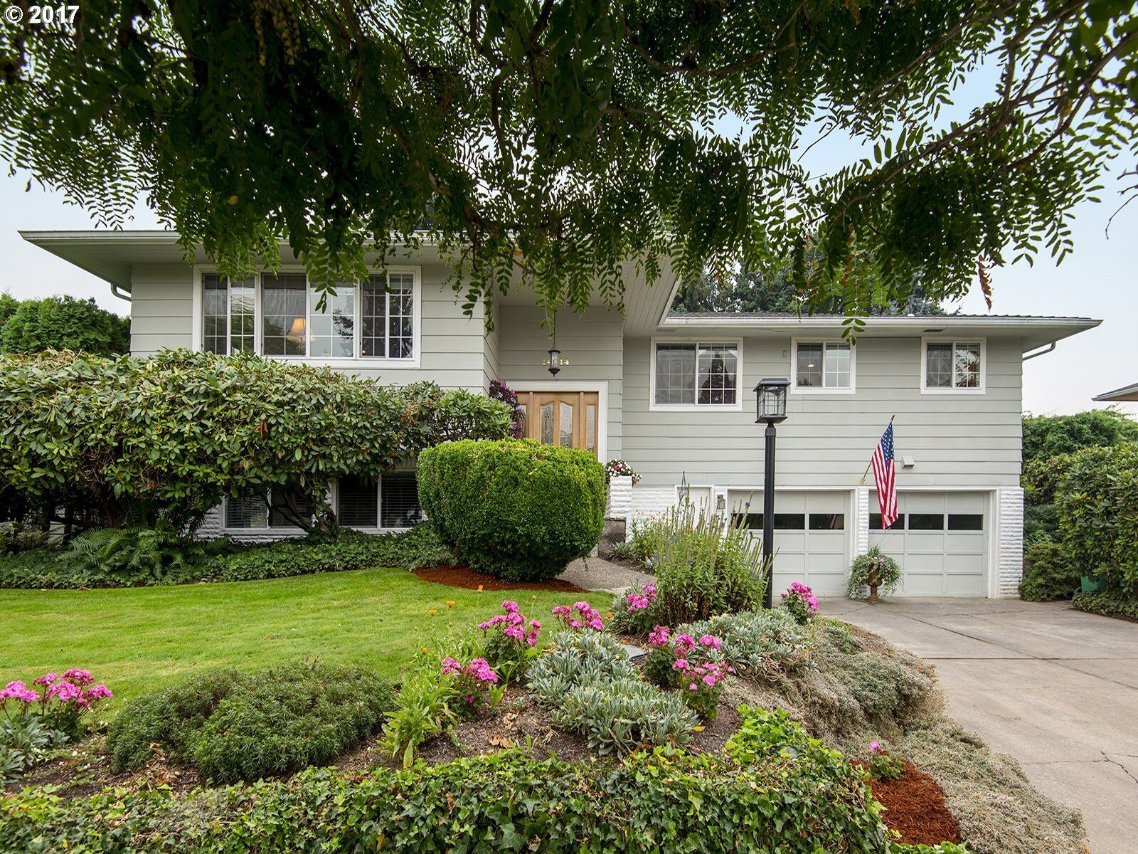Property Photo:  14414 NE Alton St  OR 97230 