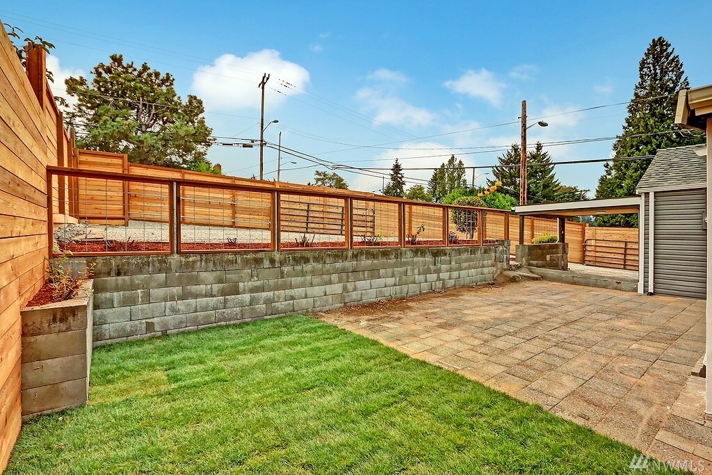 Property Photo:  10056 4th Ave SW  WA 98146 