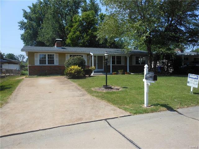 Property Photo: 3704 Edwards 63125