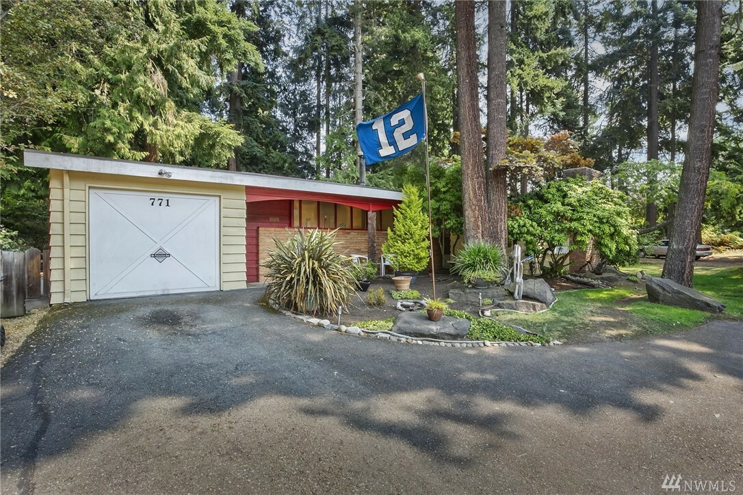 Property Photo:  771 Edmonds Wy  WA 98020 