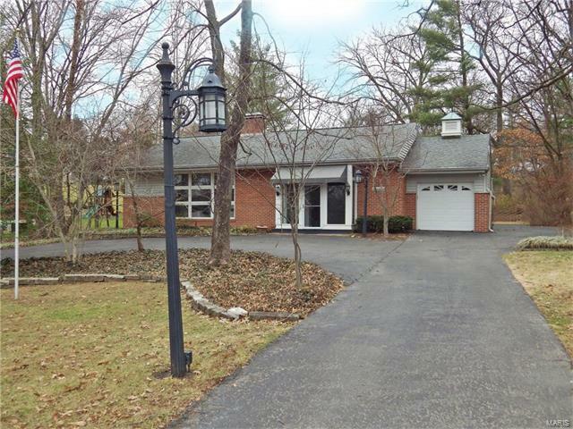 Property Photo:  16 Zinzer Court  MO 63123 