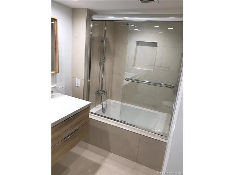 Property Photo: 1717 N Bayshore Dr 2656 FL 33132
