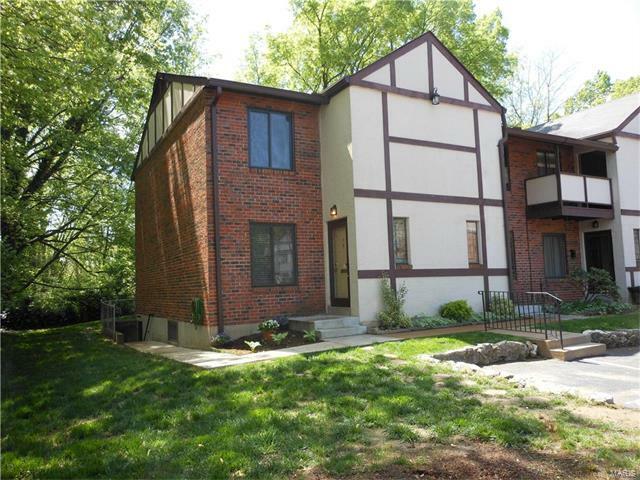 Property Photo: 328 Barrington Square A 63122