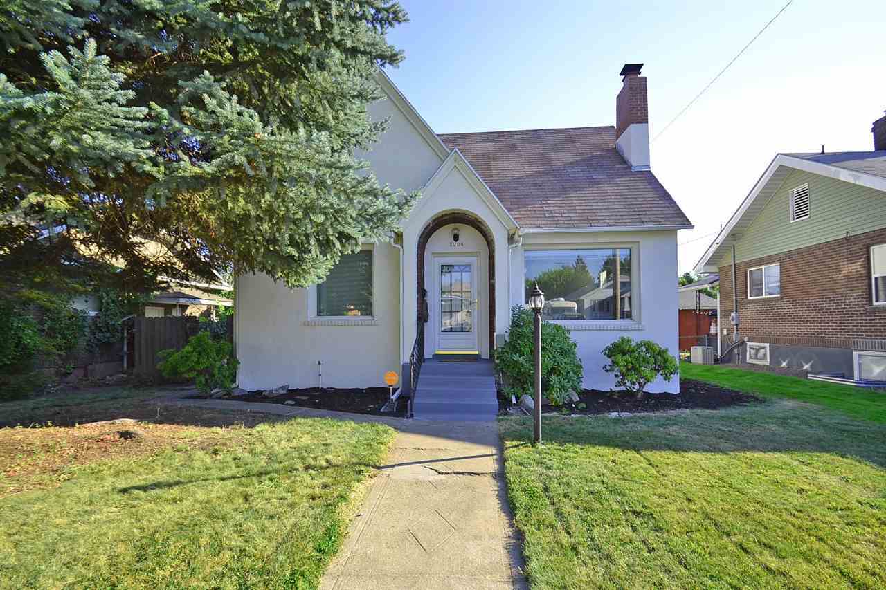 Property Photo:  204 E Glass Ave  WA 99207 