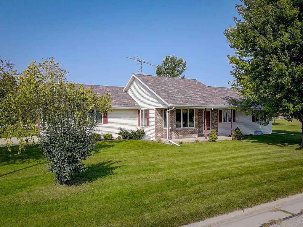 Property Photo:  423 Jenny St  WI 53010 