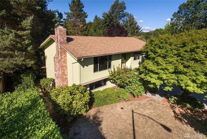 Property Photo: 14104 NE 77th Street WA 98052
