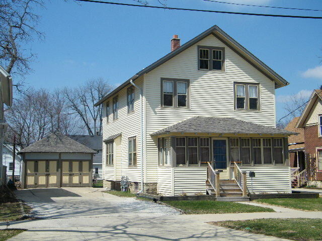 Property Photo: 822 Oakland Ave WI 53186