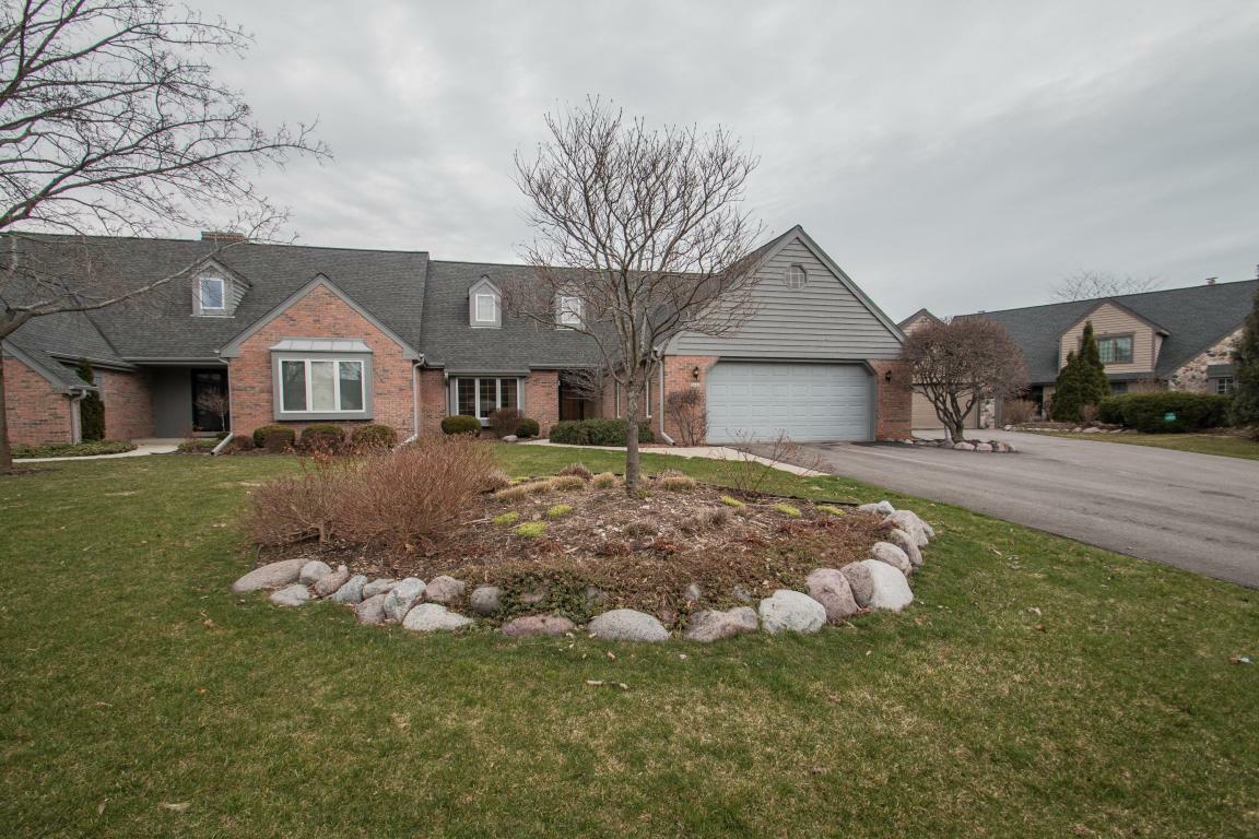 Property Photo:  2612 W Lake Vista Ct  WI 53092 