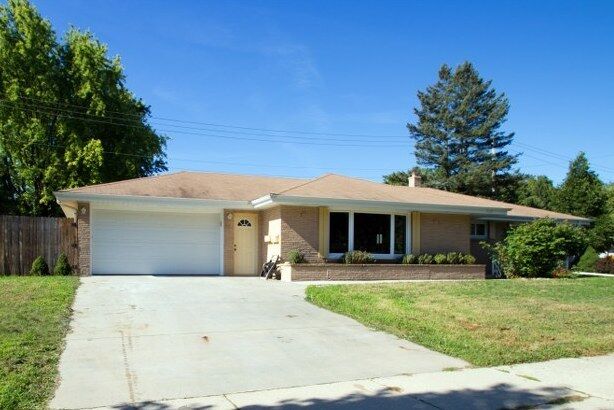 Property Photo: 1319 Wood Way WI 53090-2457