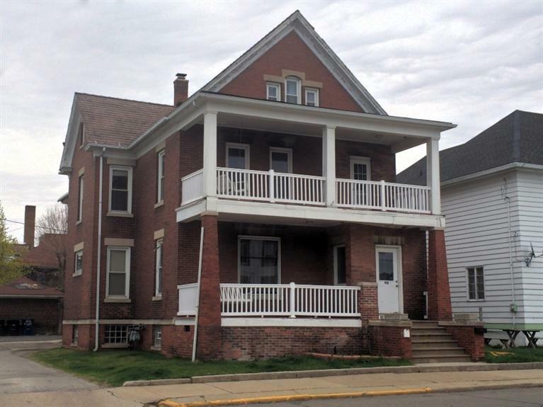 Property Photo: 912 Pine Street IN 46360