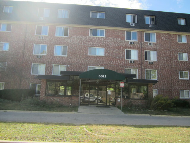 Property Photo: 5011 Valley Lane 301 IL 60107