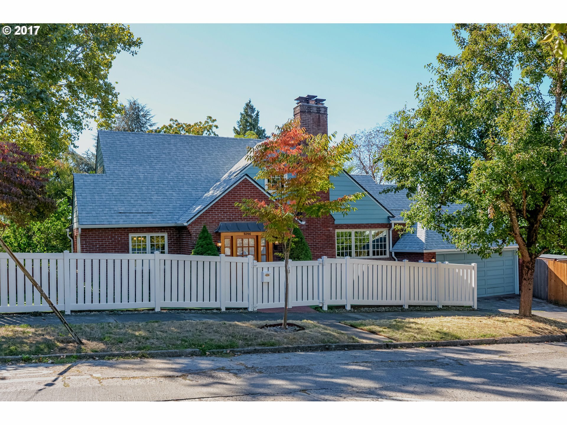 Property Photo:  3284 NE Klickitat St  OR 97212 