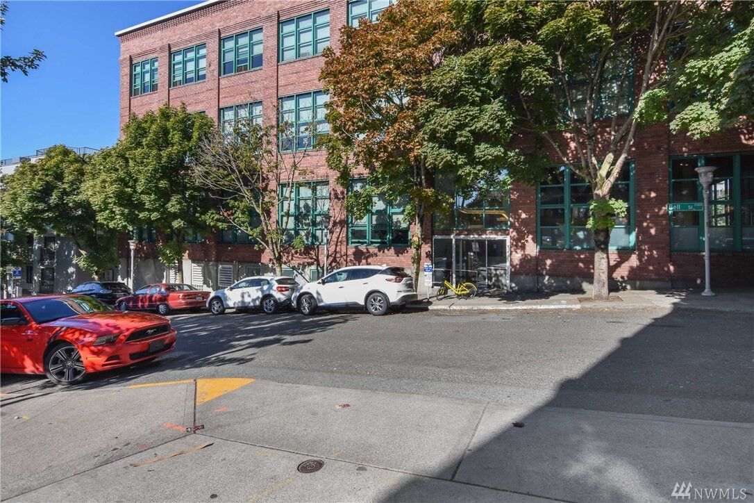 Property Photo: 66 Bell St 210 WA 98121