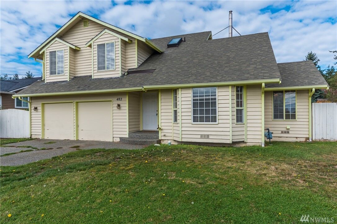 Property Photo: 482 W Whidbey Ave WA 98277