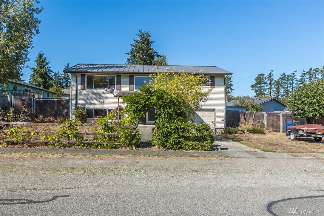 Property Photo: 366 NW Clipper Dr WA 98277