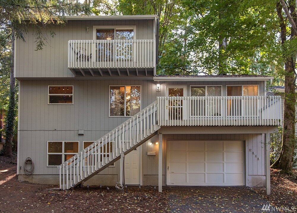 Property Photo:  2111 Old Lakeway Dr  WA 98229 