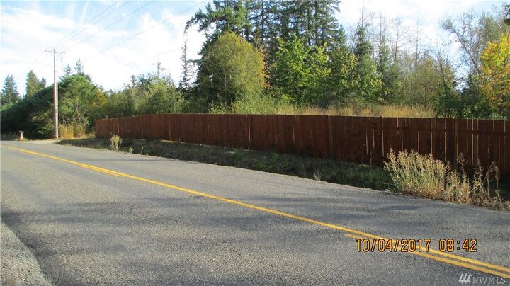 Property Photo:  815 299th St E  WA 98580 