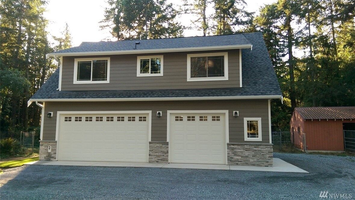 Property Photo: 22806 143rd Avenue E WA 98338