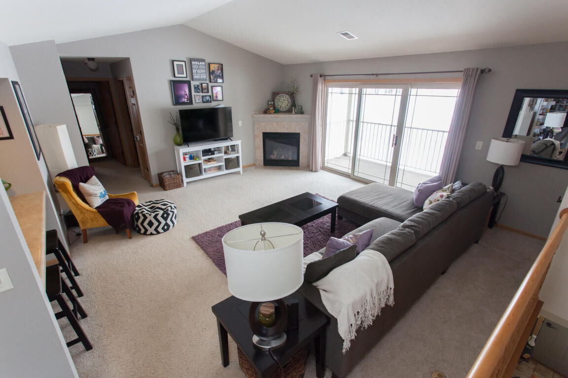 Property Photo:  977 Spring Ct 24  WI 53095-9504 