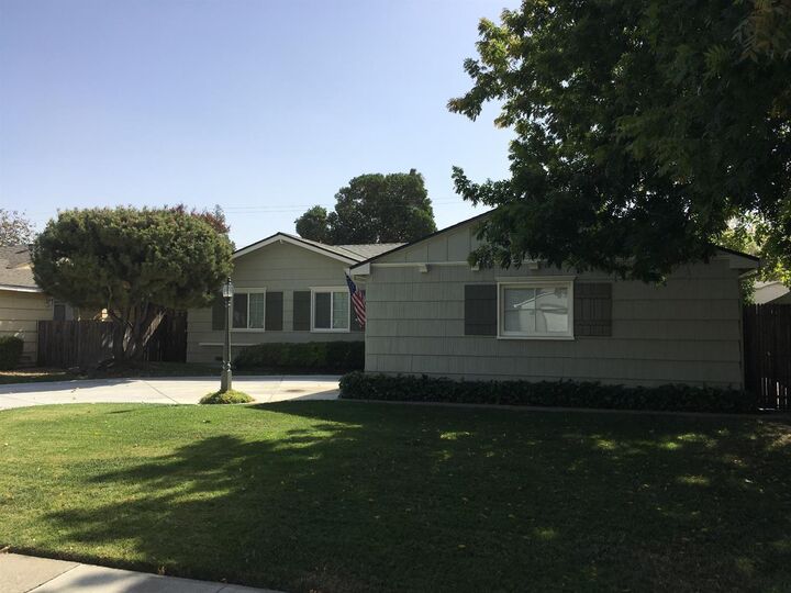 7629 East Parkway  Sacramento CA 95823 photo