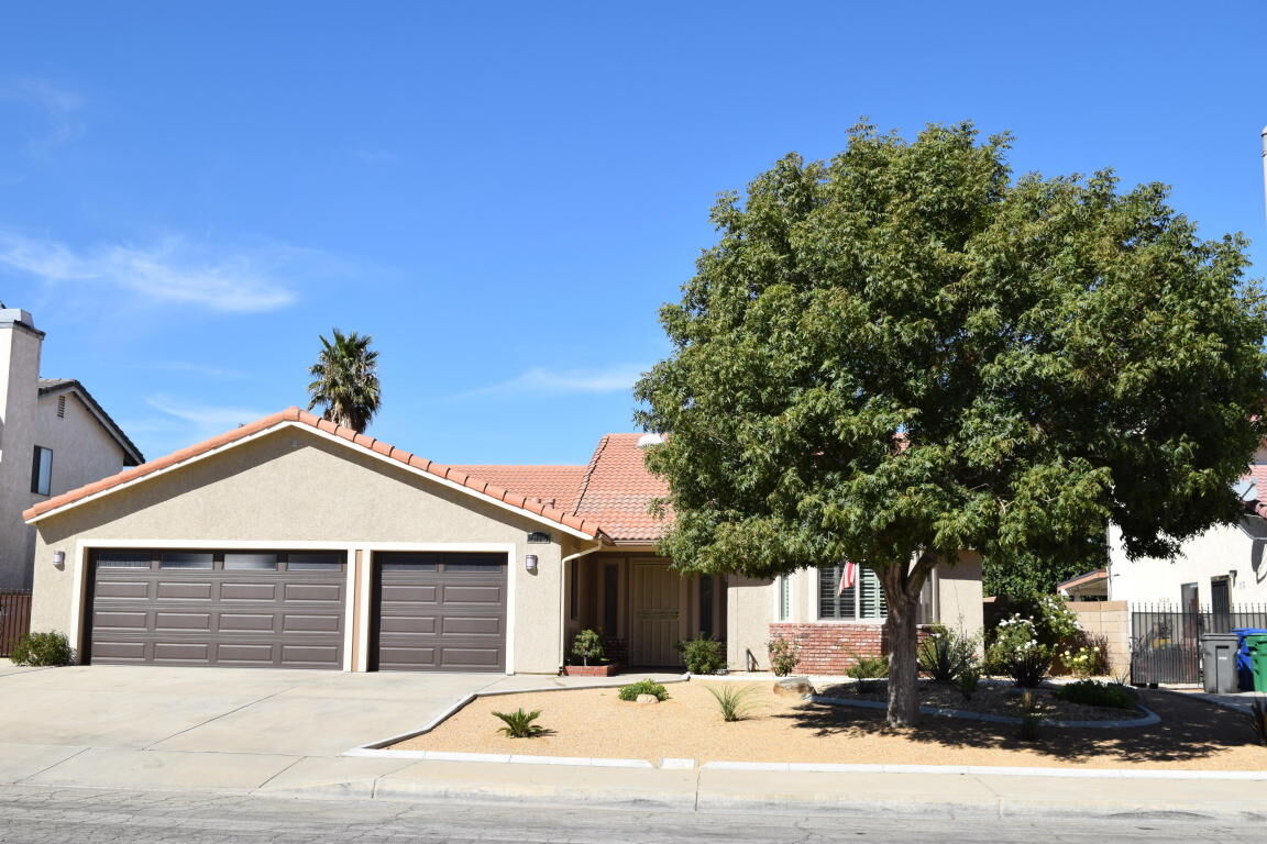 Property Photo:  6115 W Avenue L12  CA 93536 