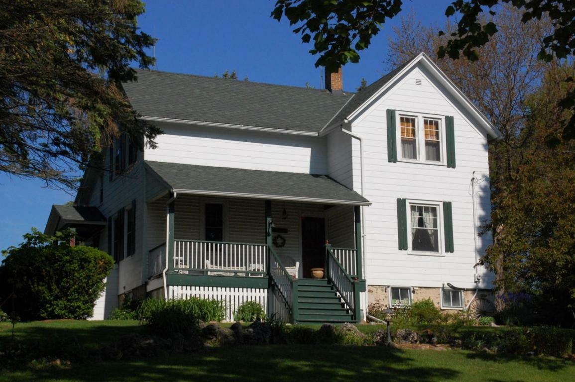 Property Photo: 1332 Northbrooke Dr WI 53024