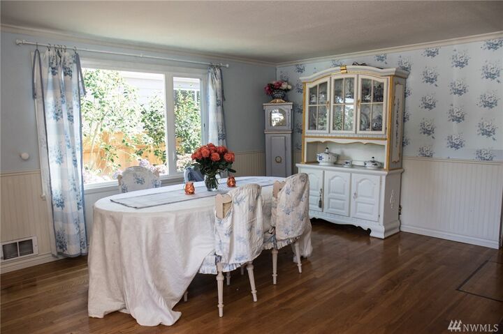 Property Photo: 2323 N 140th Street WA 98133