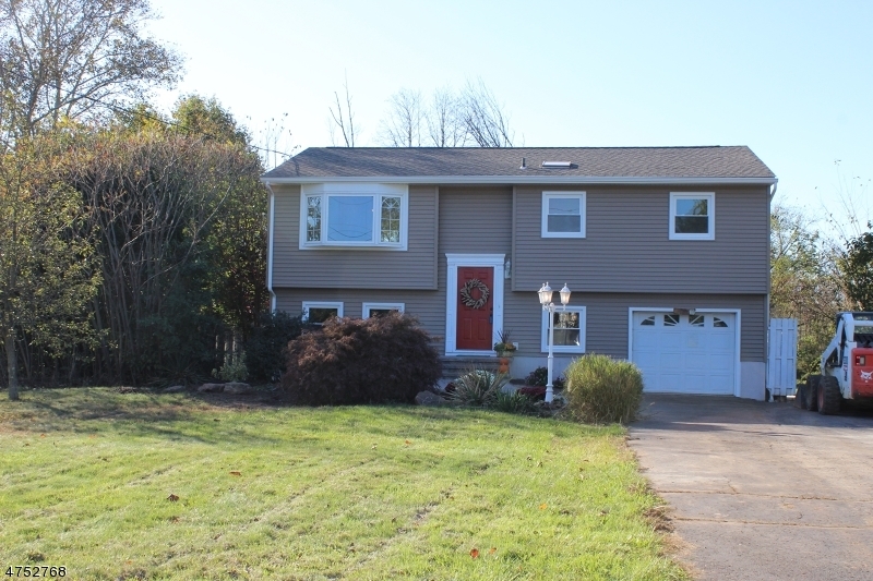 Property Photo:  14 Ridge Rd  NJ 08822 