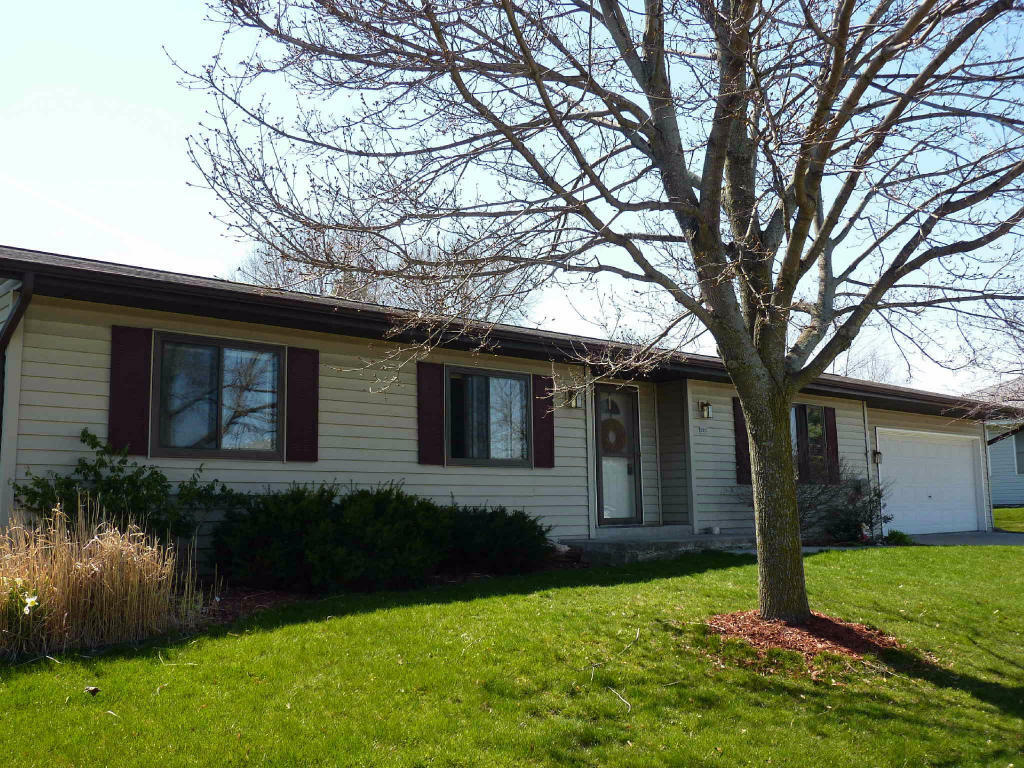 Property Photo:  523 Root Ave  WI 53027 