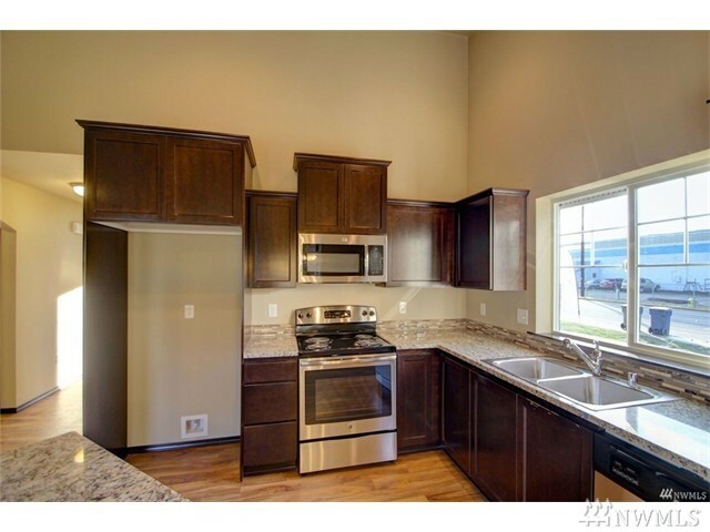 Property Photo:  501 Debbie Dr  WA 98284 