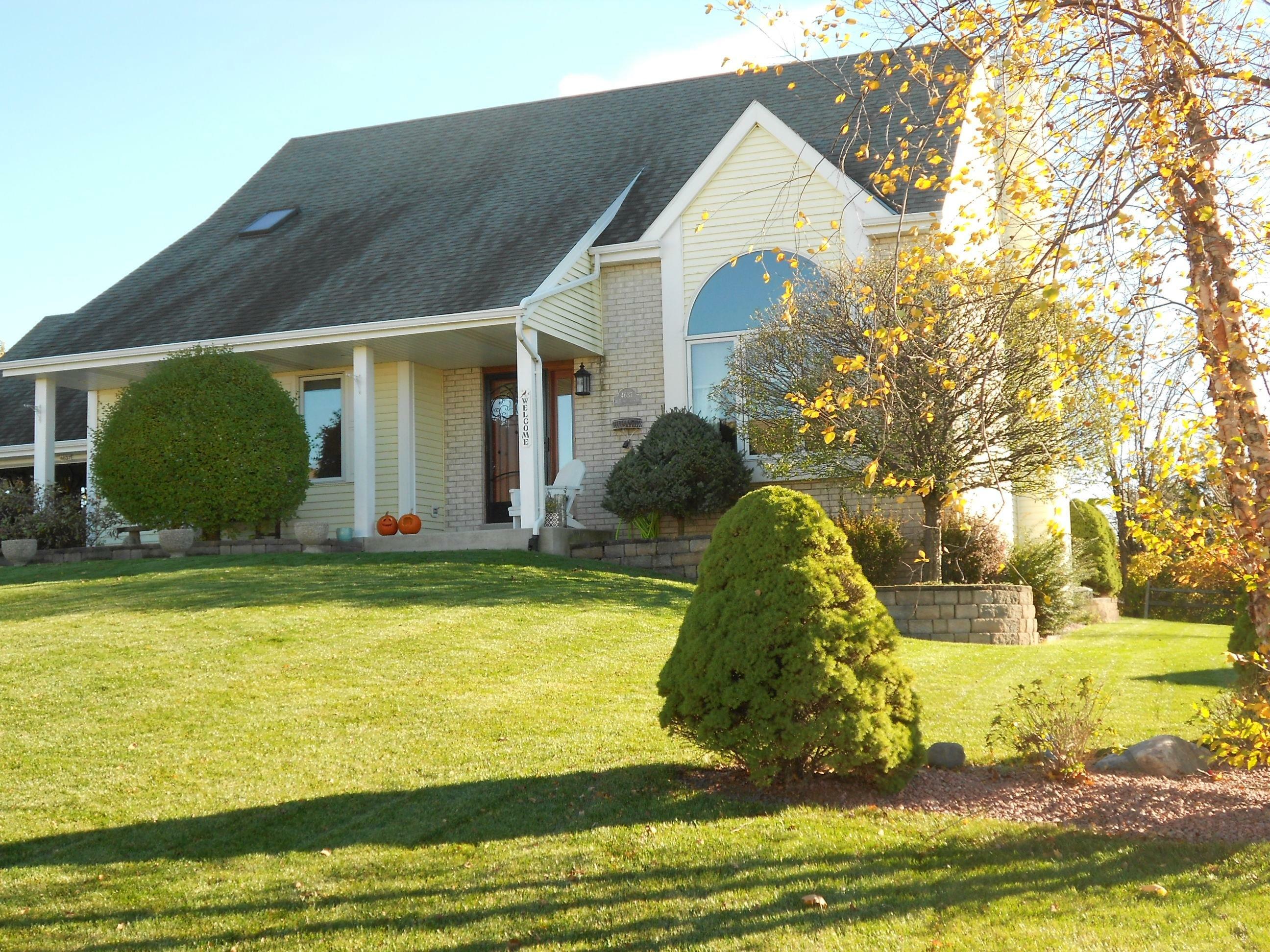 Property Photo: 4637 W Tumblecreek WI 53132
