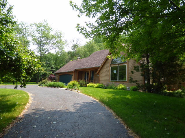 Property Photo:  W279s3310 Ledward Ct  WI 53189 