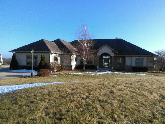 Property Photo:  N87w27373 Emerald Fields Ct  WI 53029-9599 