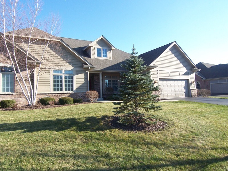 Property Photo:  10604 N Hidden Creek Dr  WI 53092 