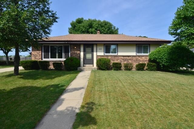 Property Photo: 10065 S Cindy Ln WI 53154